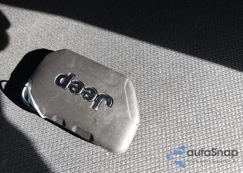 2018 Jeep Wrangler Unlimited Sahara 4X4 из США, поврежденный, VIN 1C4HJXEG8JW305632